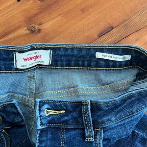 Womens Wrangler Straight Jeans